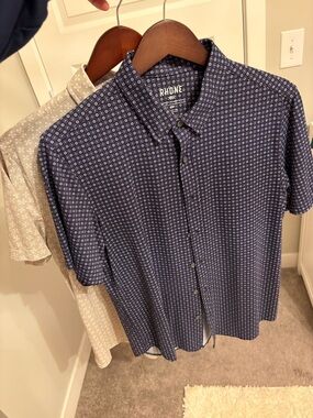 Two Rhone Commuter Short Sleeve Shirts Size Small